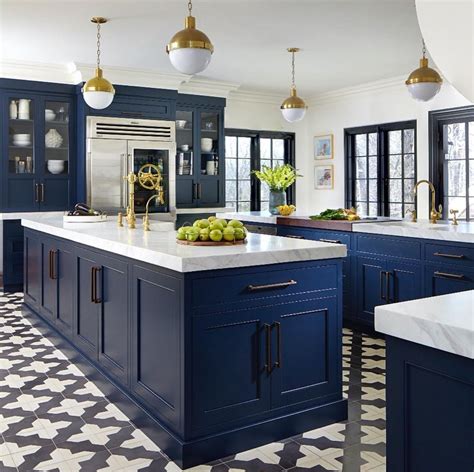 navy blue kitchen accents.